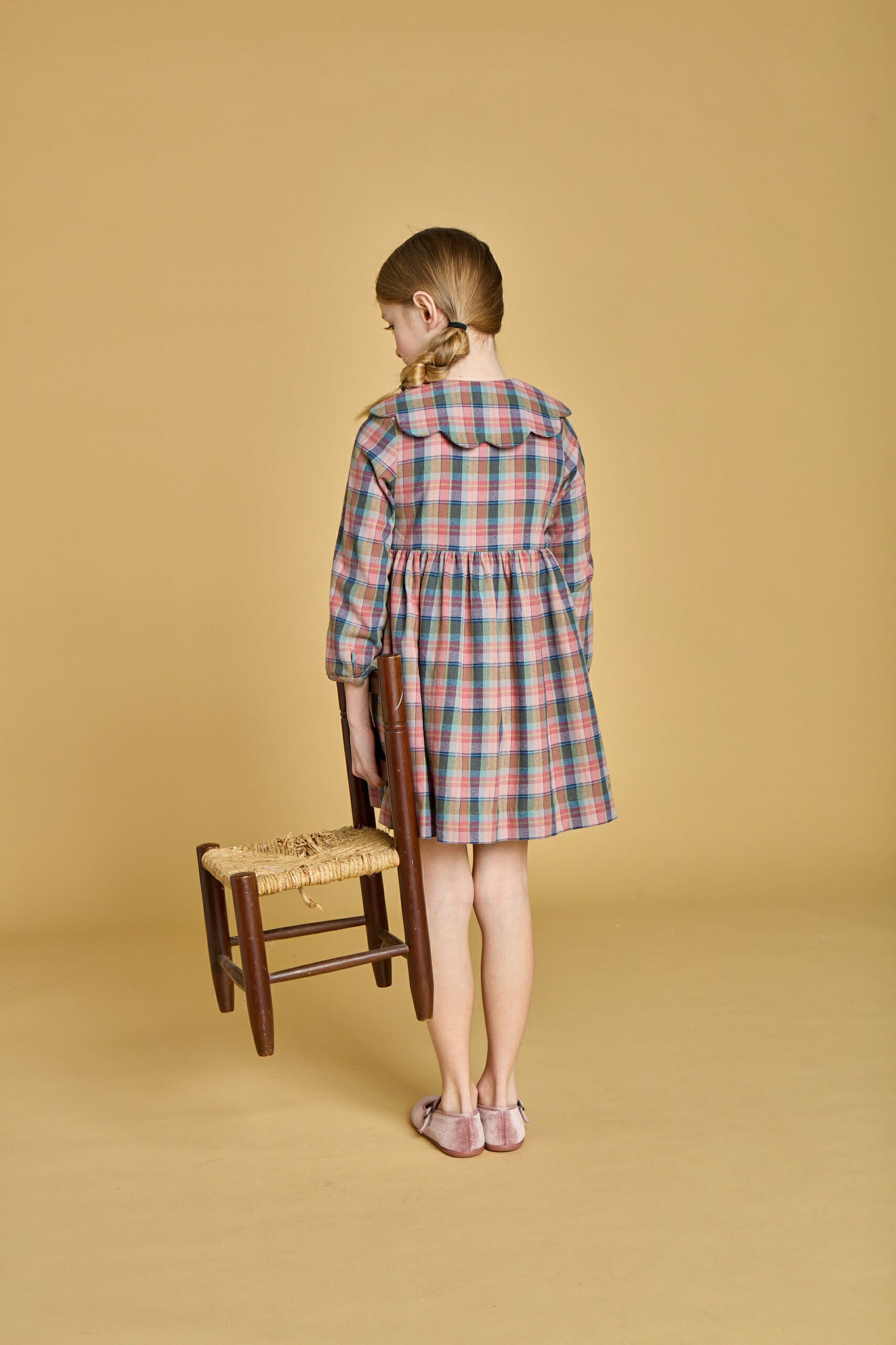Colette, robe en tartan rose aurora