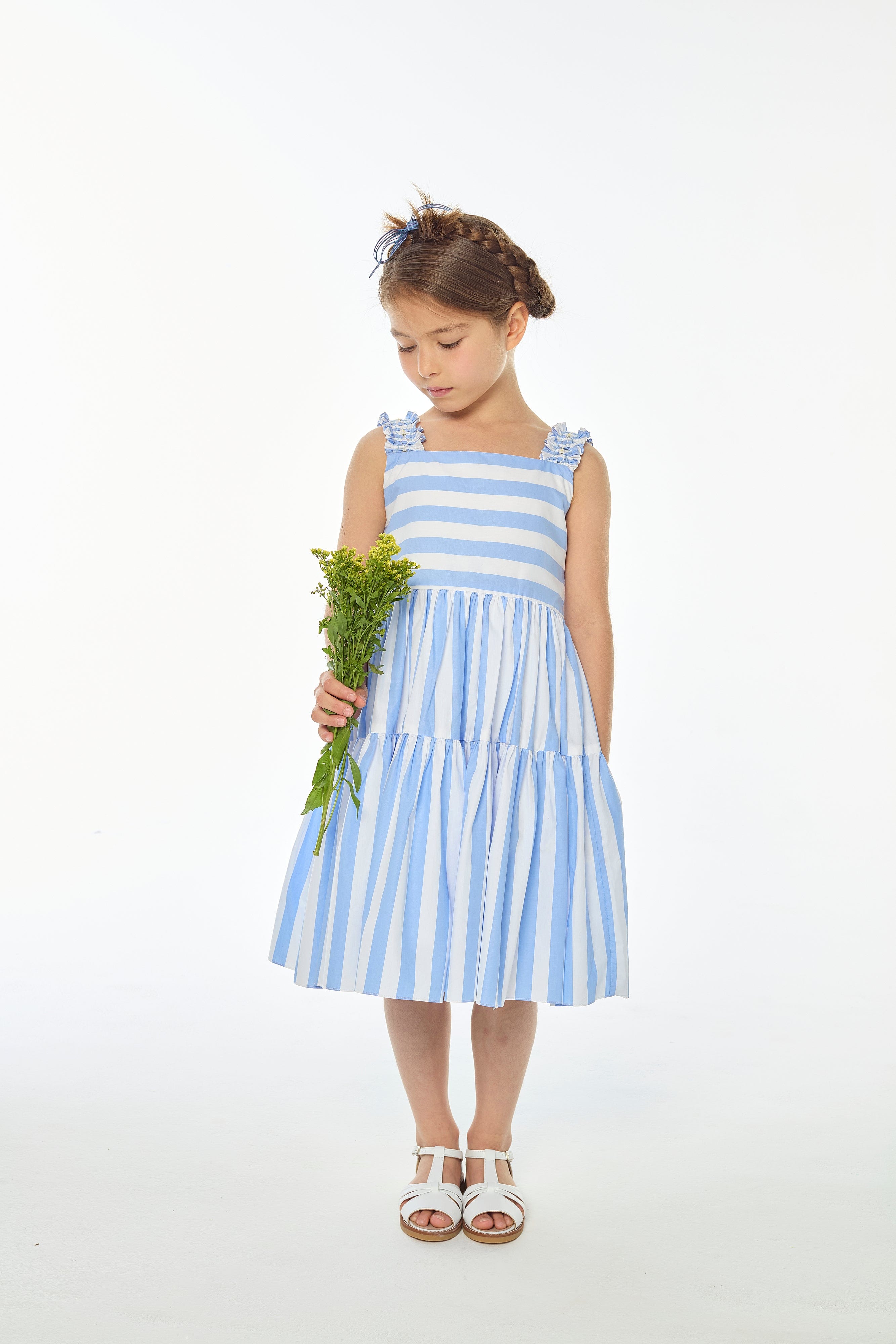 Donatella, robe à smocks à larges rayures bleues