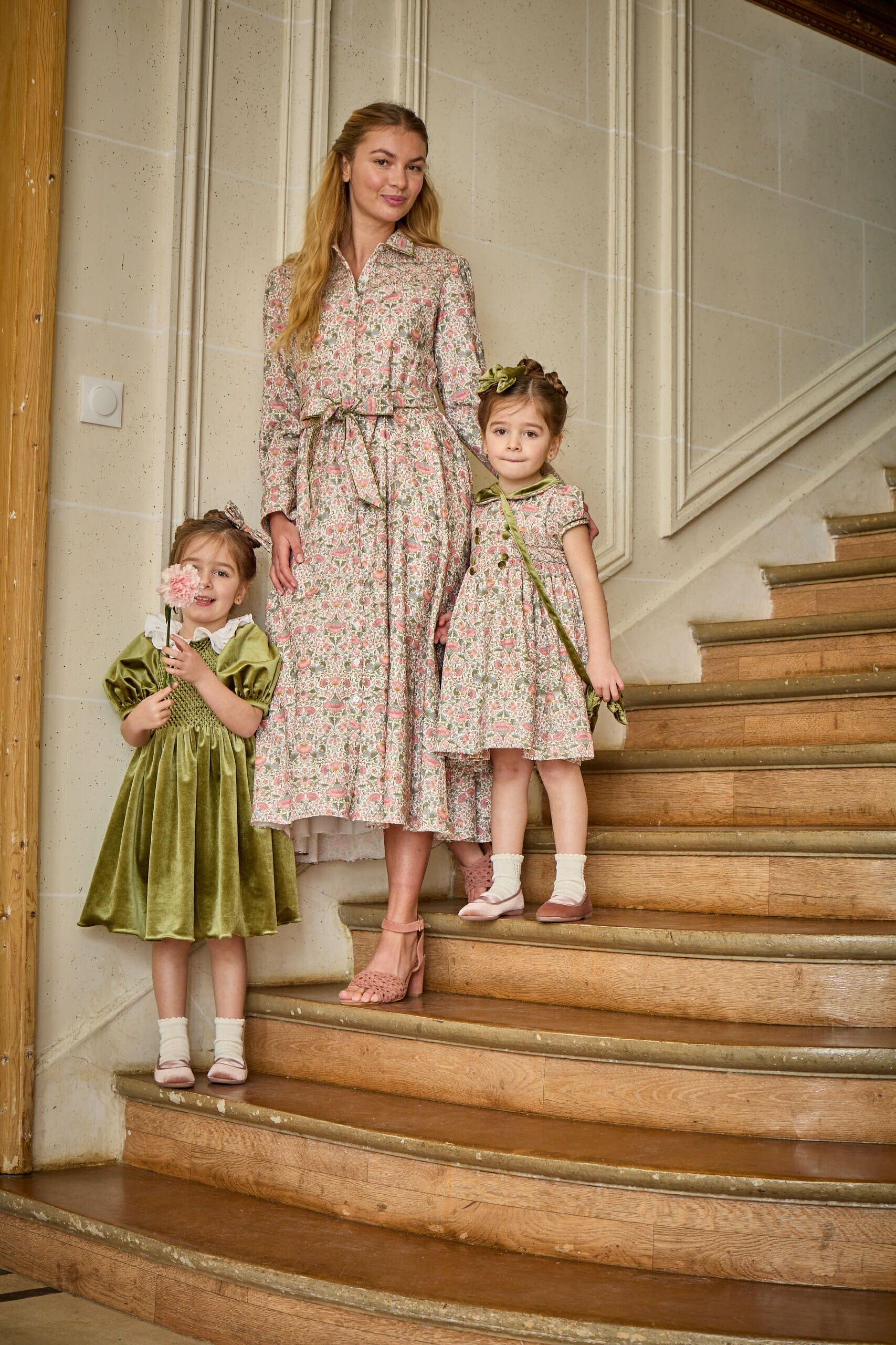 Donna, robe femme imprimé baroque rose et détails velours olive