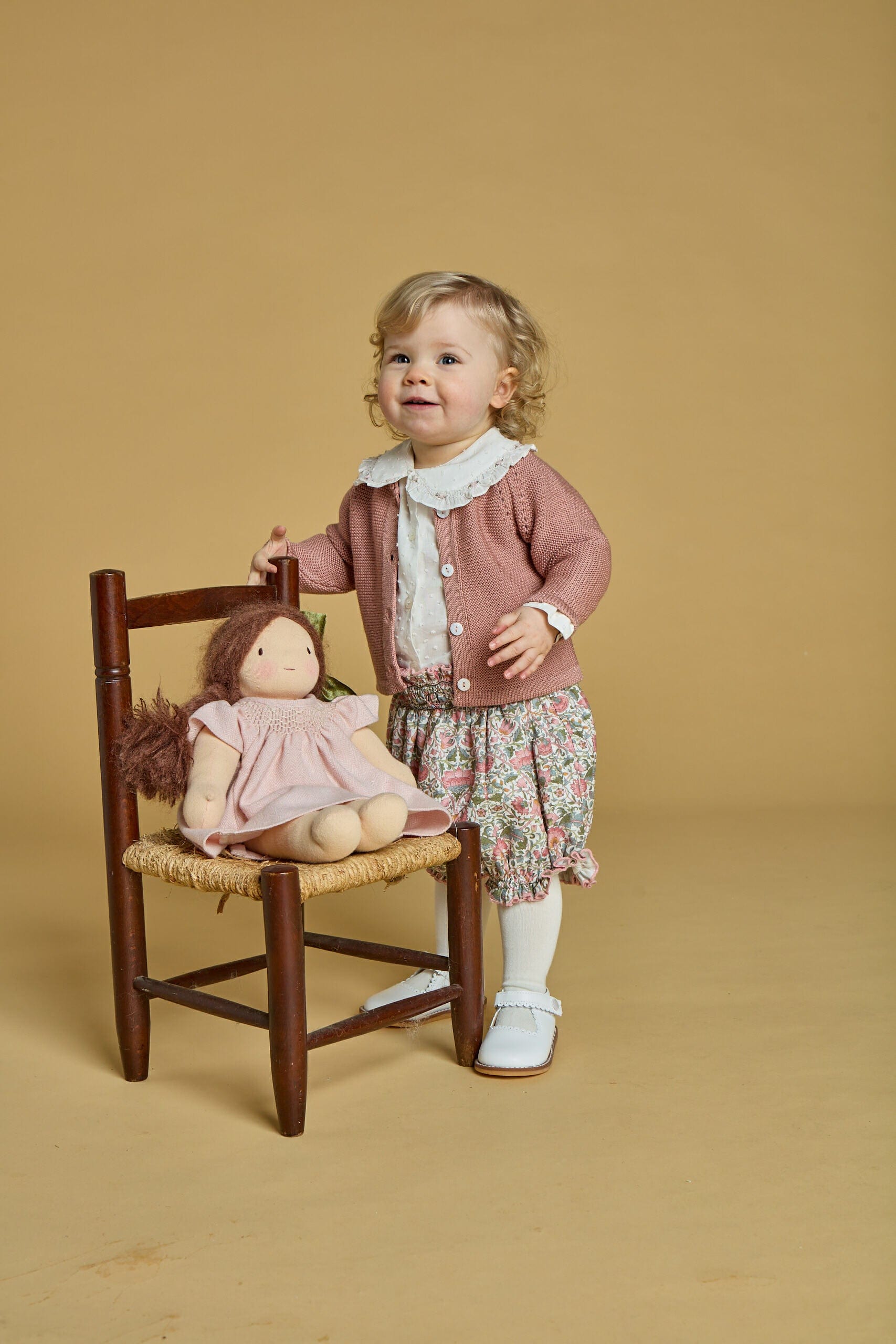 Lorena ML, blouse en plumetis blanc cassé broderies roses
