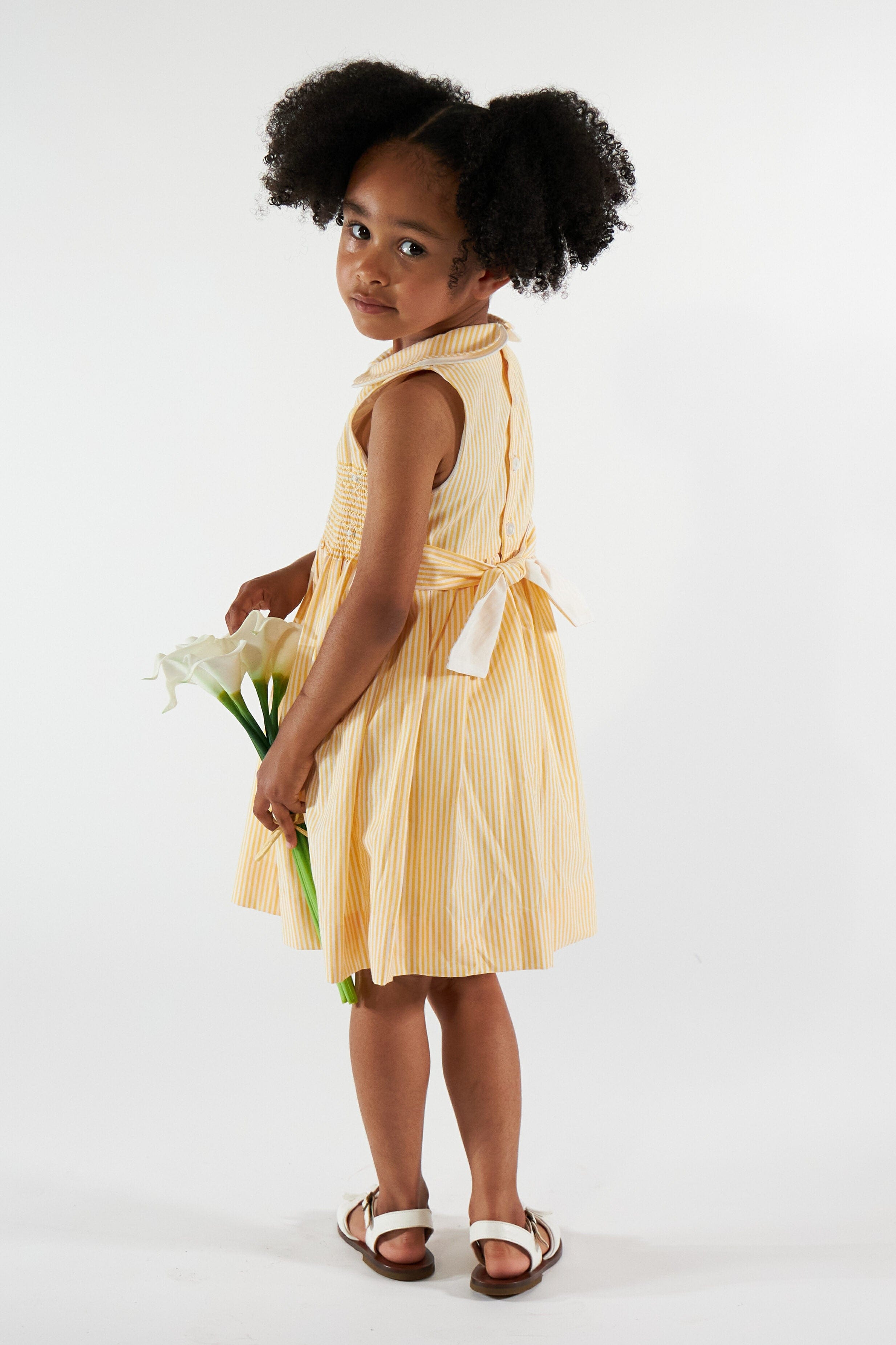 Maud, robe smockée, à petites rayures jaunes