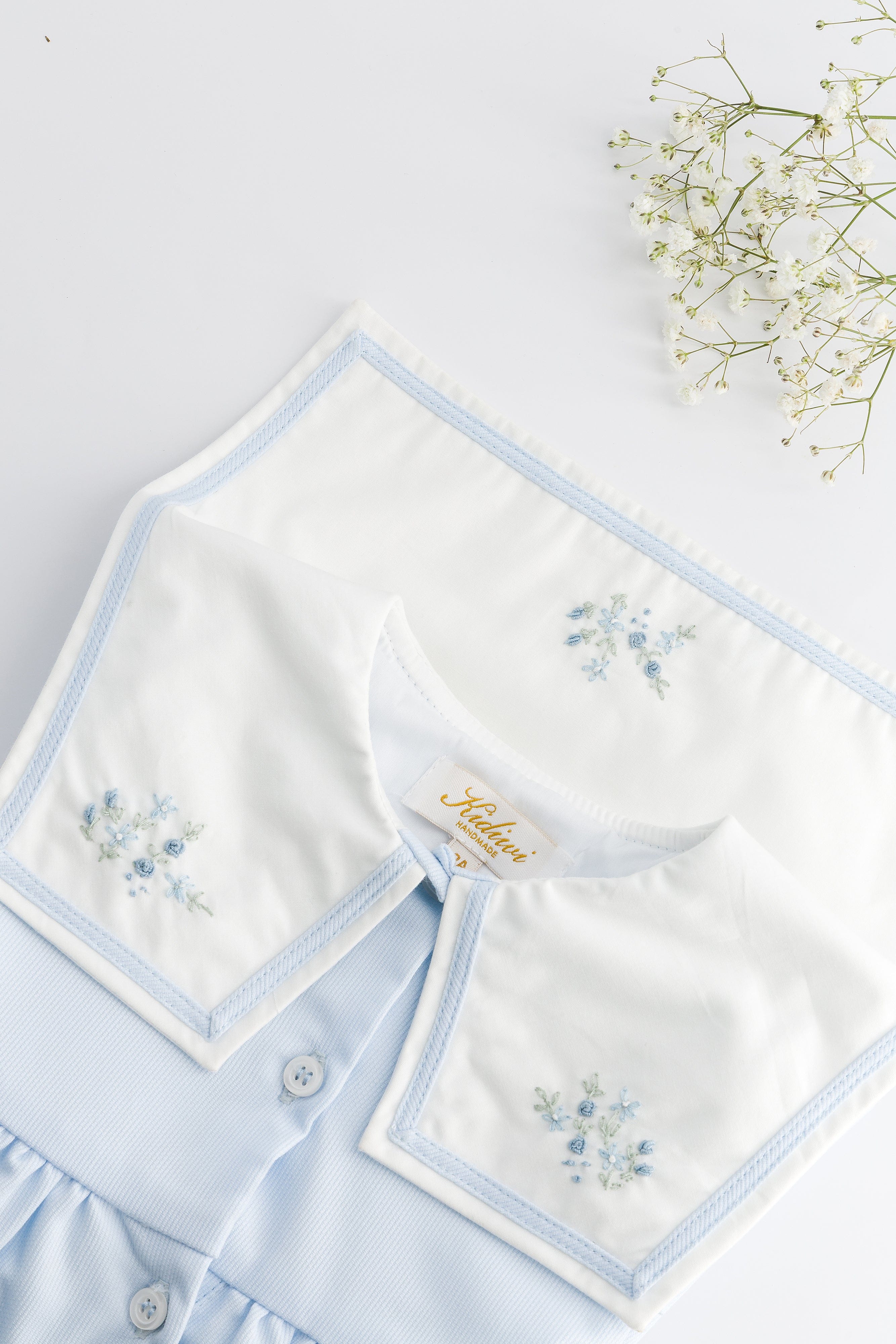 Paola, robe, en piqué bleu ciel