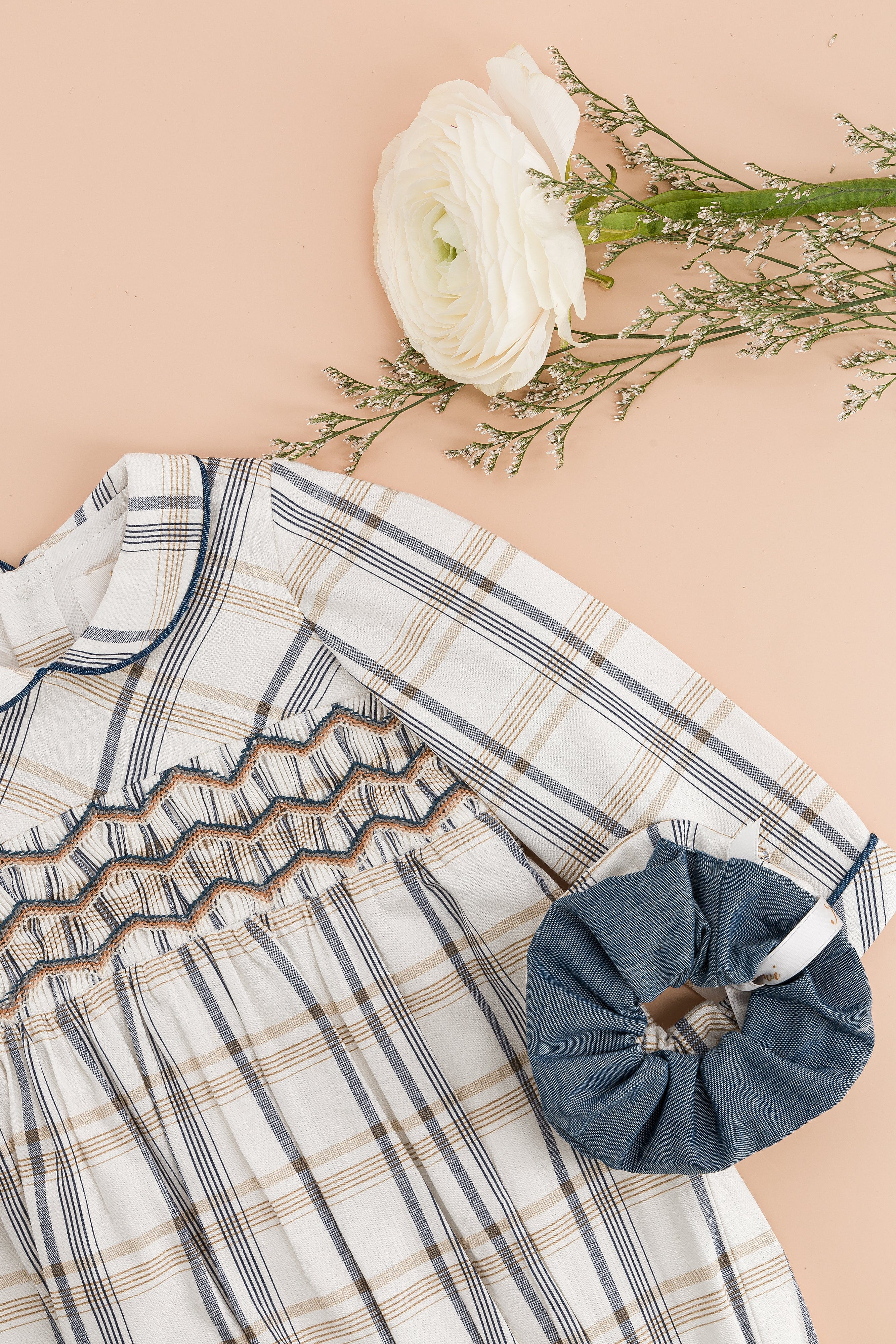 Tic & Tac, set de 2 chouchous, tartan beige/marine & chevrons bleu denim