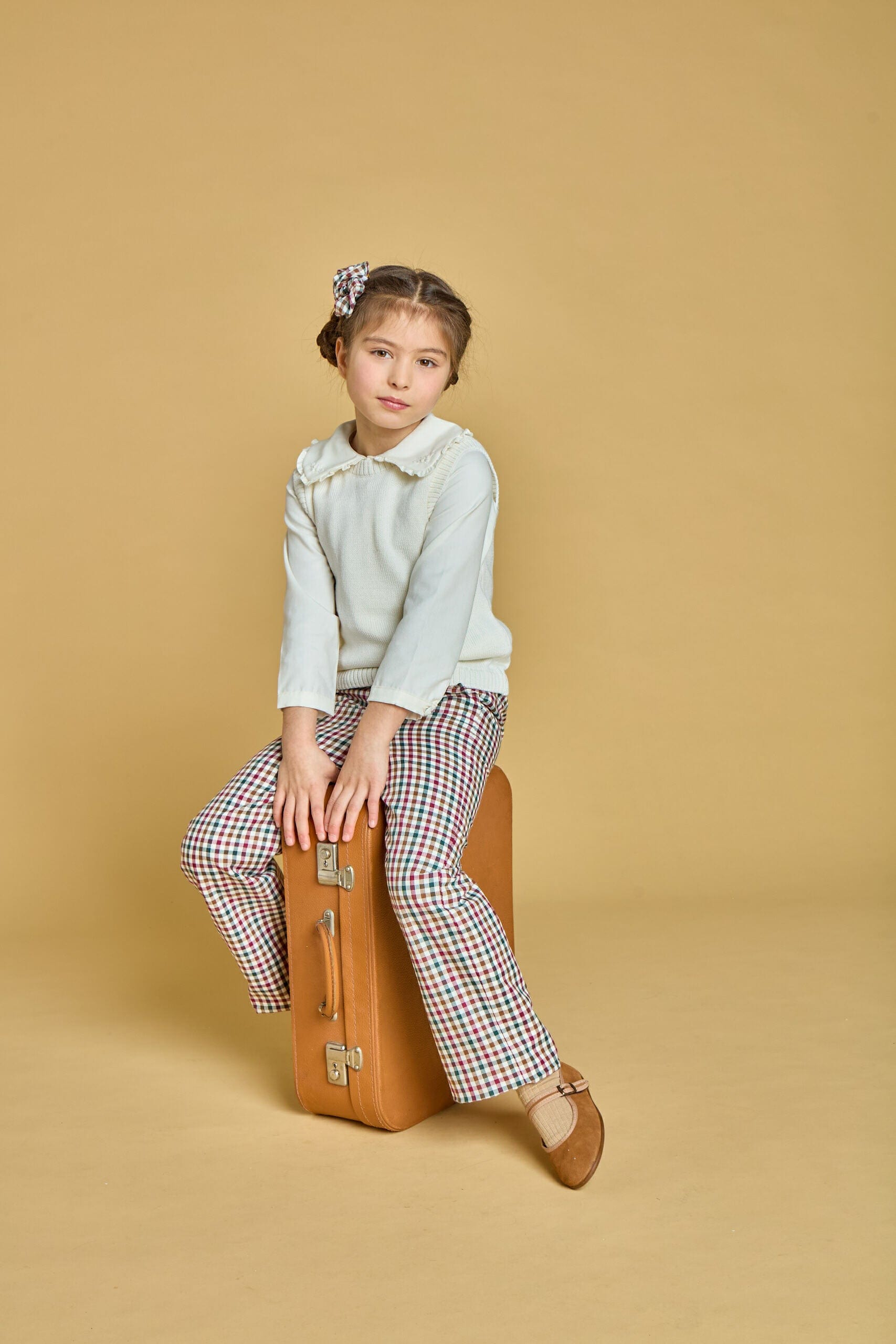 Violaine, blouse brodée fille en twill blanc cassé