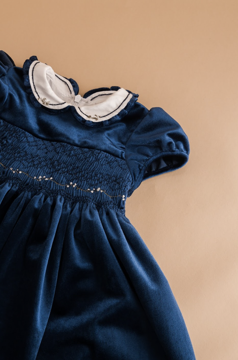 Héloïse, smocked dress, in Navy velvet