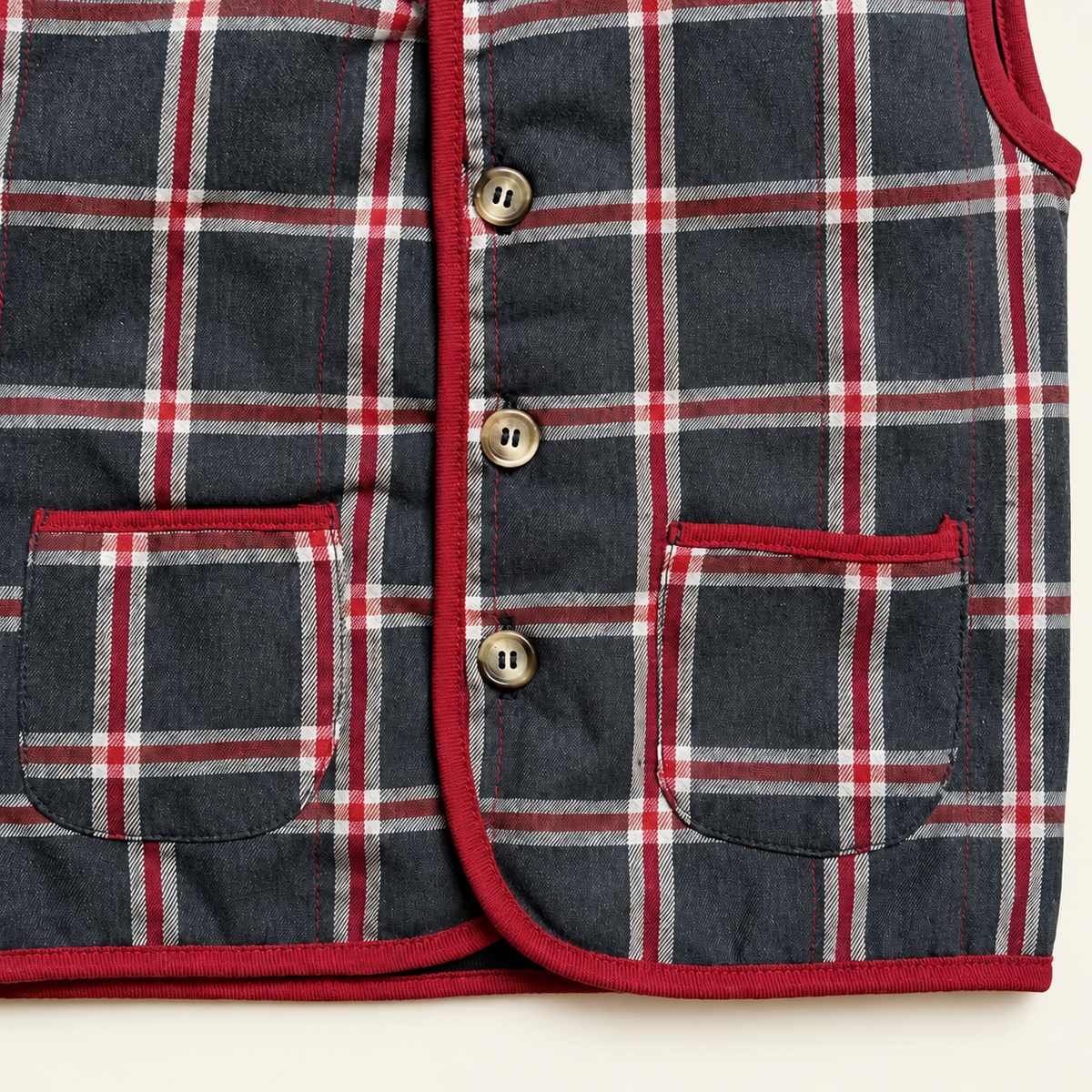 Béranger, veste sans manches réversible, en tartan bleu marine et rouge bordeaux et en velours côtelé bleu marine