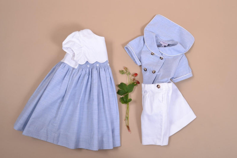 Ambroise, boy's short-sleeved shirt, piped collar, double-breasted front, boat neck in the back, in 1mm blue and white stripes