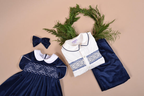 Benoit, Boy's set, with long-sleeved smocked shirt and shorts, in Navy velvet