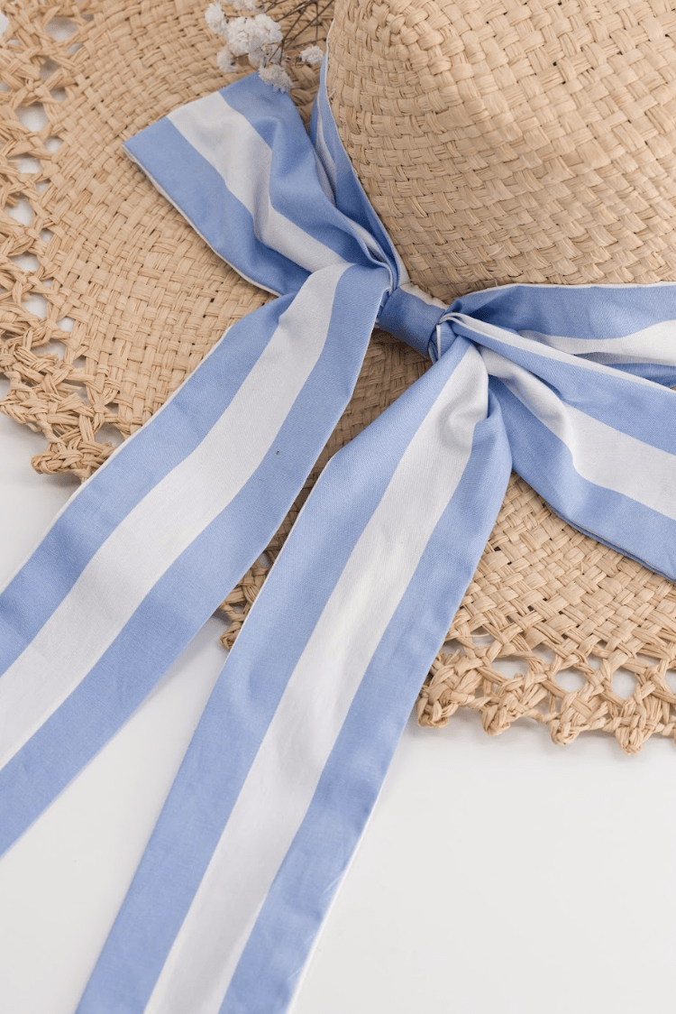 Constance, chapeau à larges rayures bleues