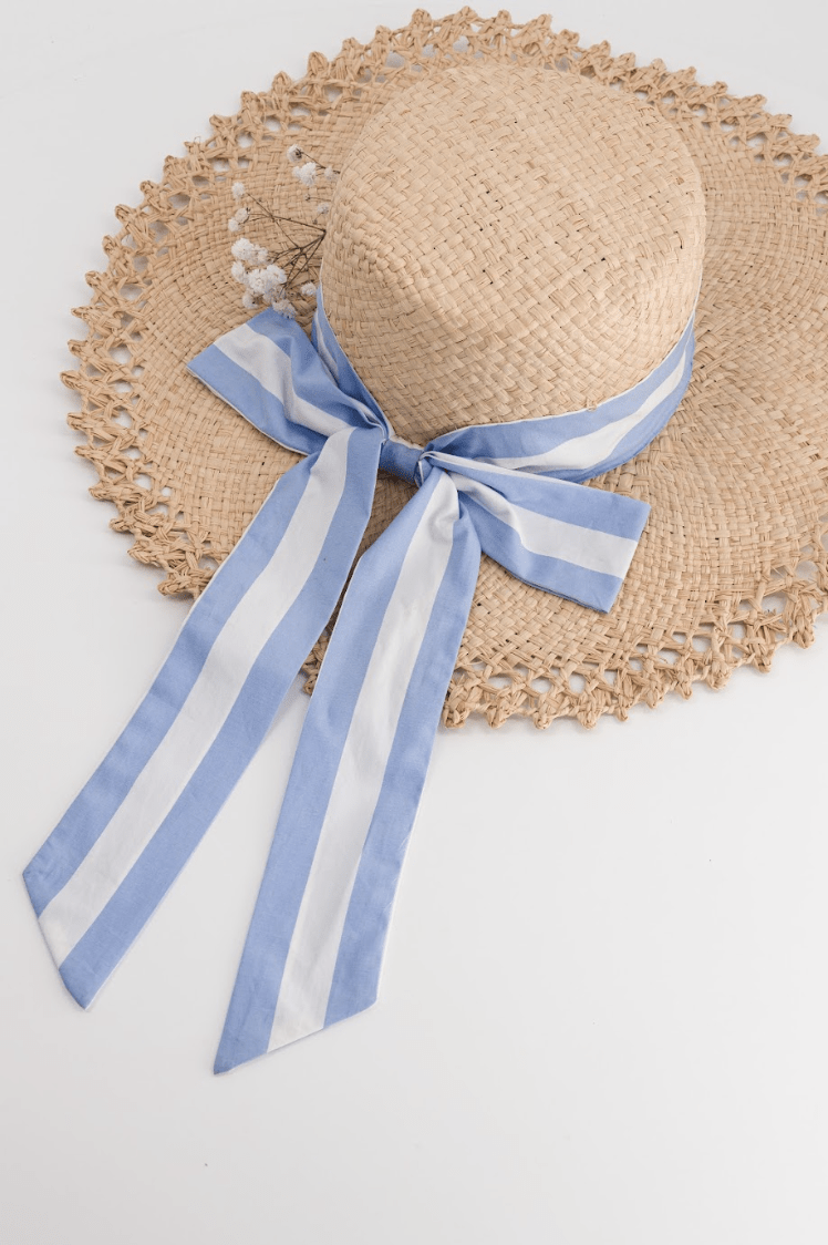 Constance, chapeau à larges rayures bleues