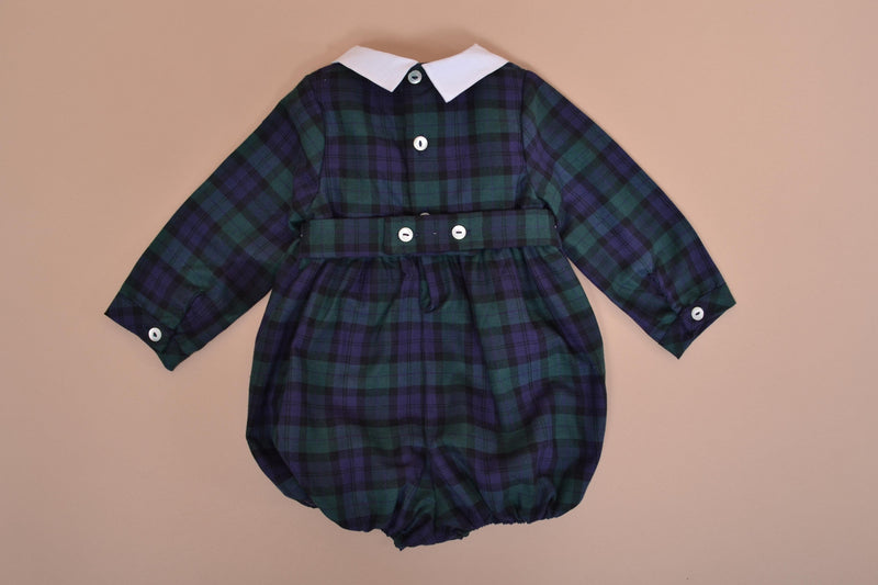 Mahé, Barboteuse bébé manches longues, col mac milan, taille smockée, en tartan Cotton Blackwatch - Mahé, Long-sleeved baby romper, mac milan collar, smocked waist, in Cotton Blackwatch tartan