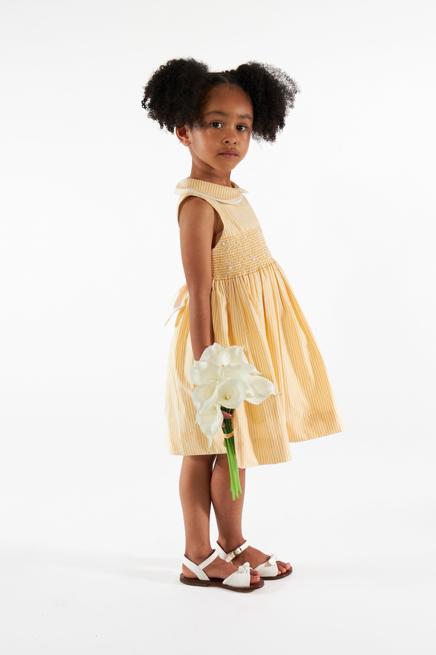 Maud, robe smockée, à petites rayures jaunes