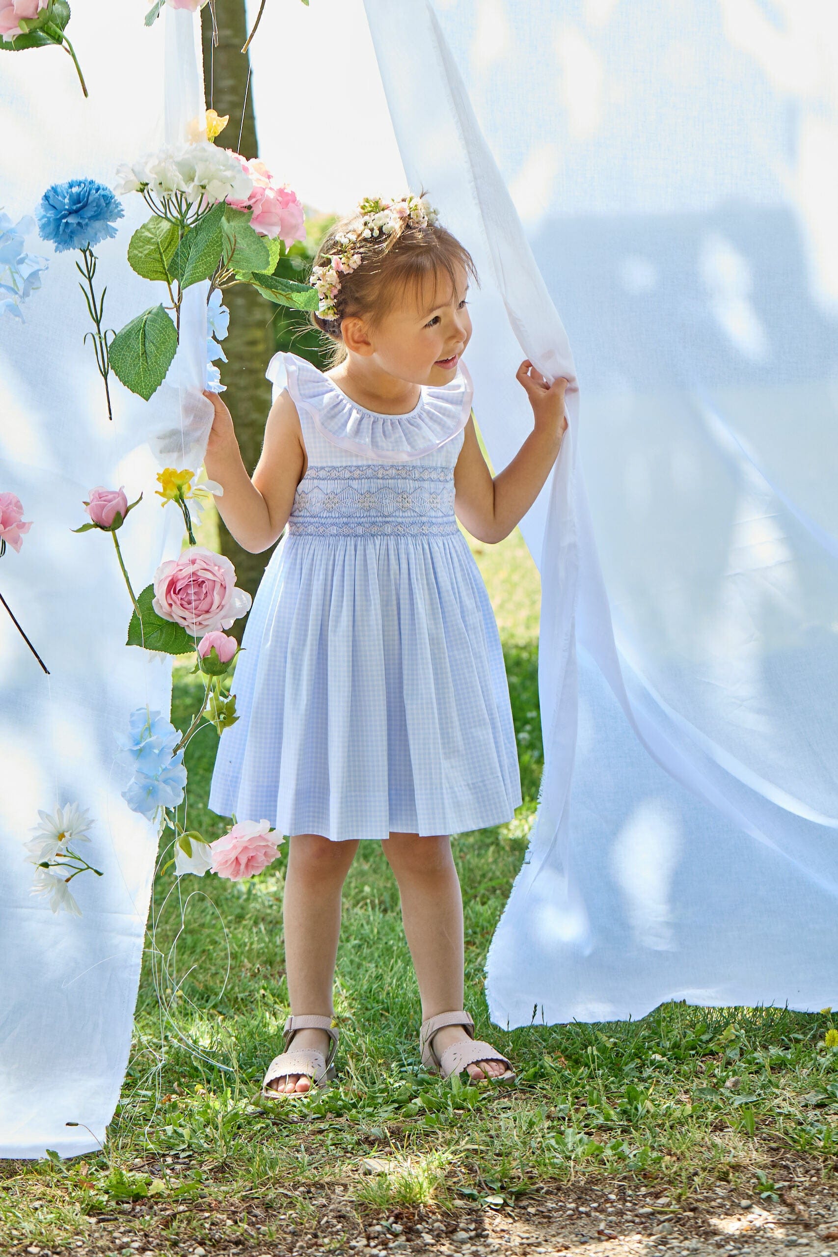 Mélina, robe smockée, en  petit vichy bleu ciel