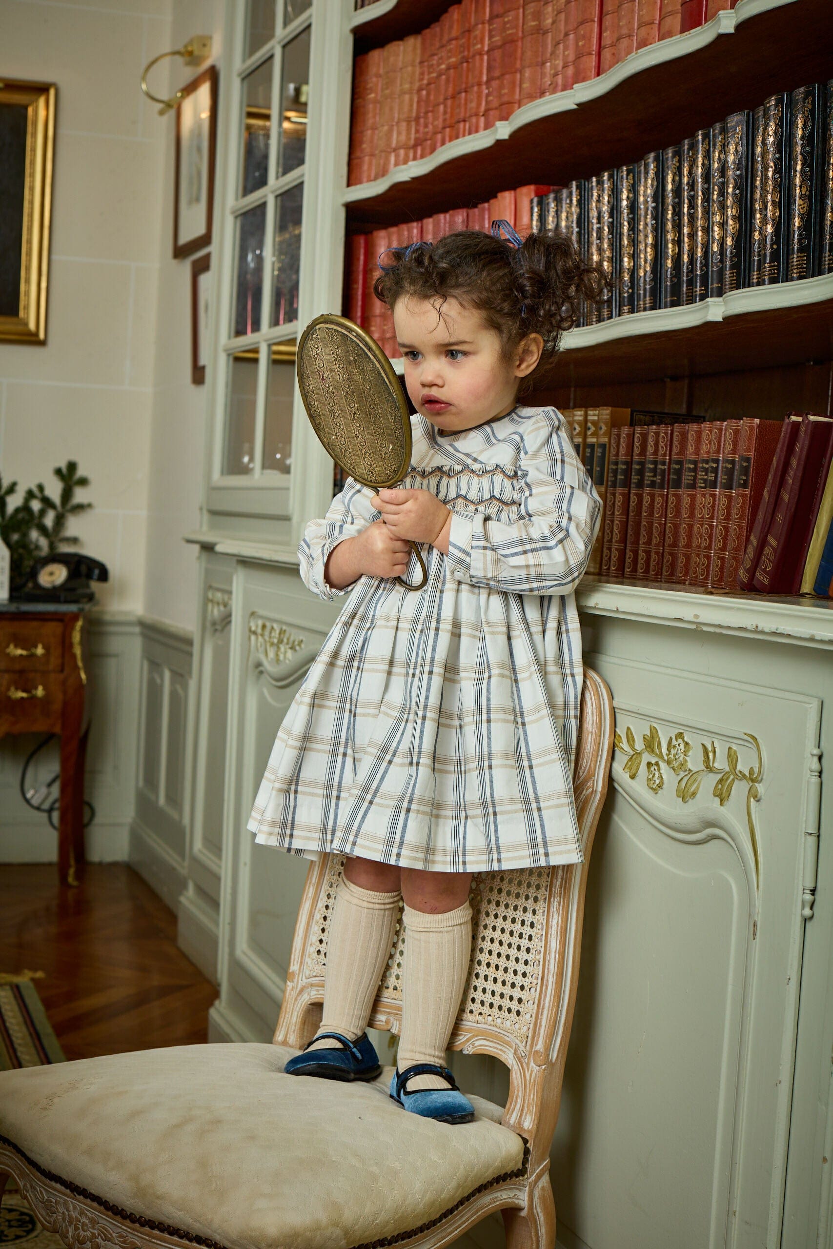 Rachel, robe smockée en tartan beige et marine