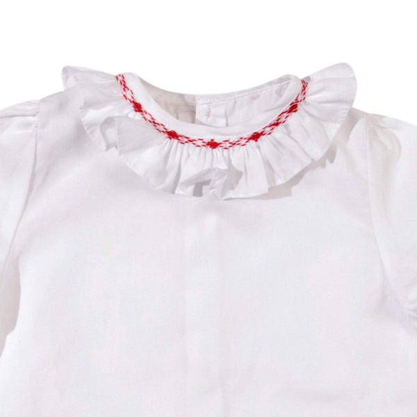 Chemise blanche à manches courtes et col à volants smockés rouges