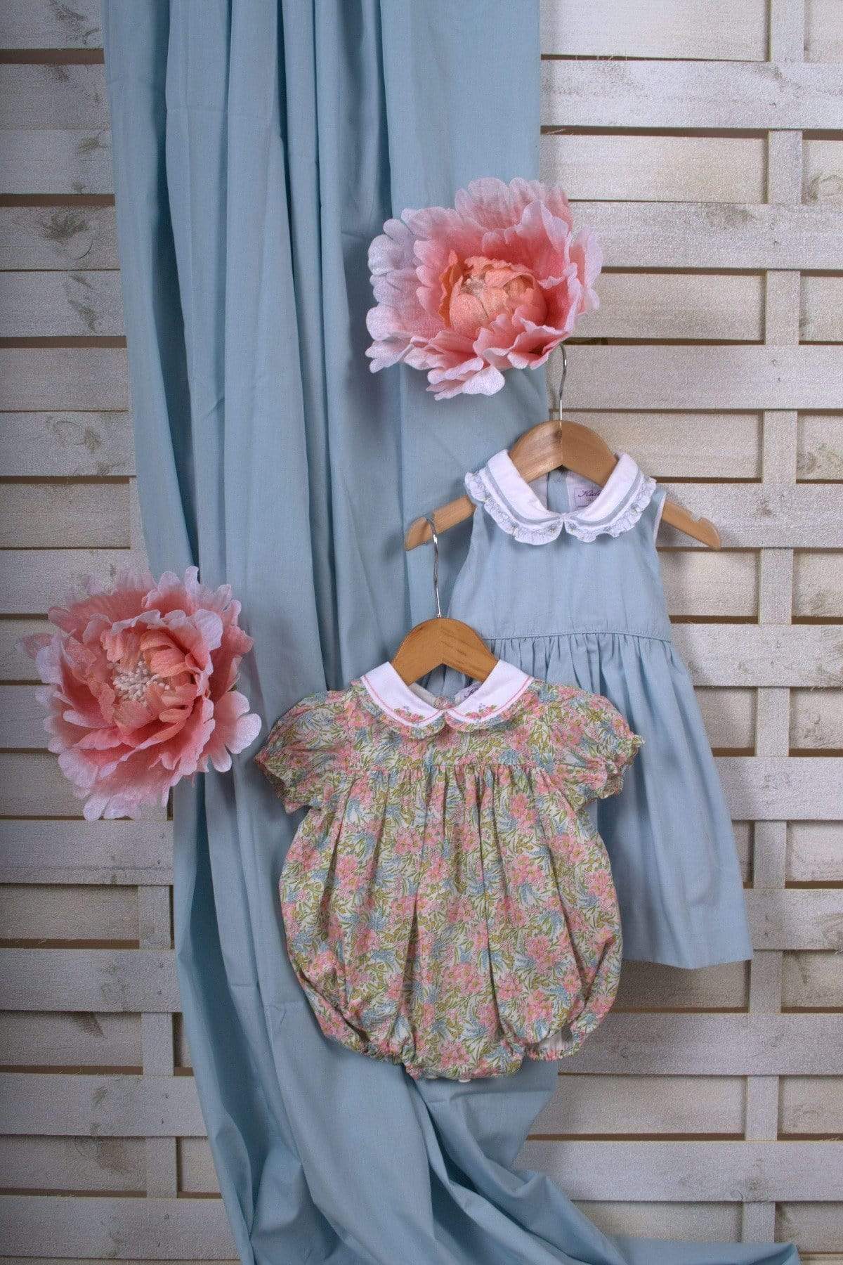 Blue dress with a double collar in organic cotton