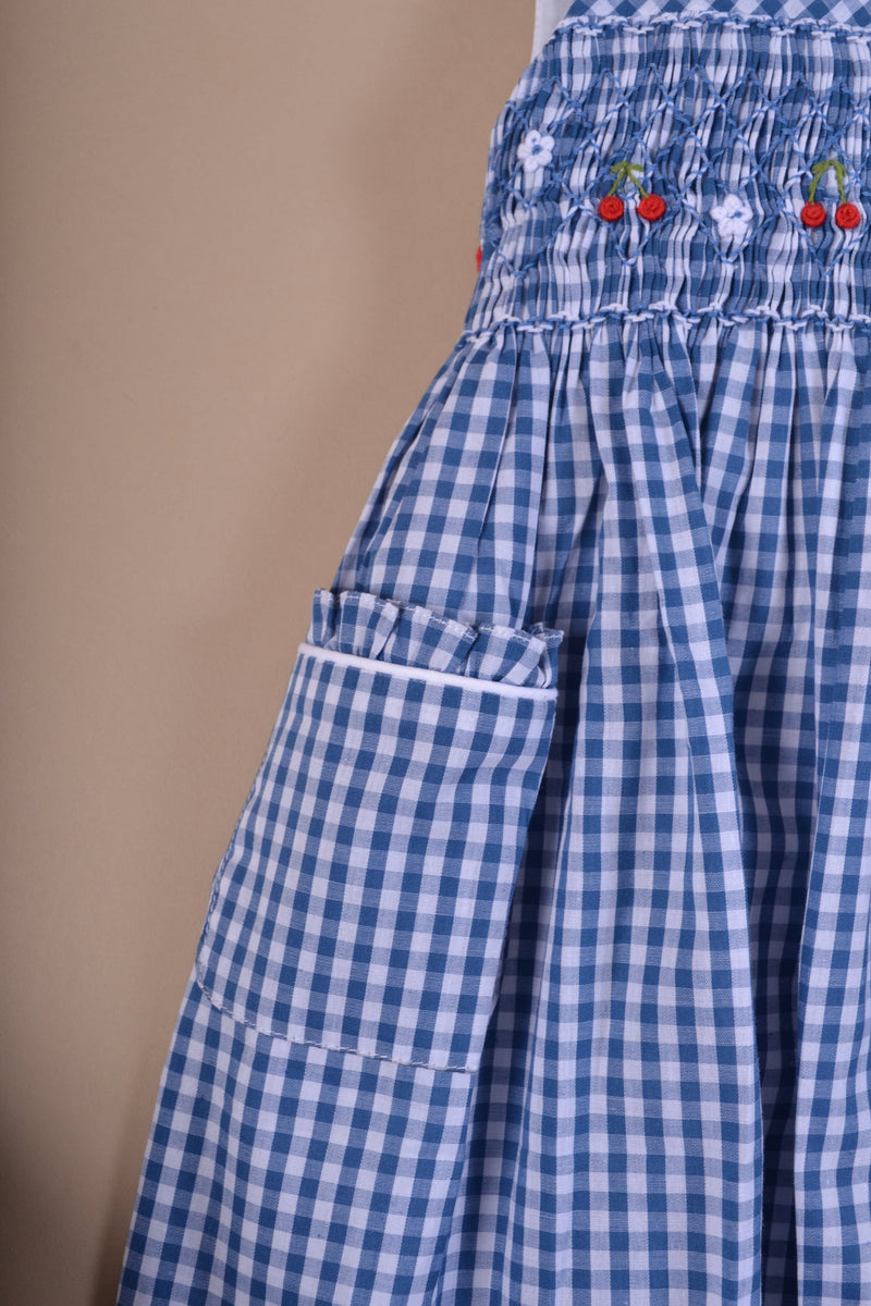 Robe cache cœur en vichy bleu denim, col et buste à volants