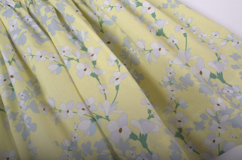Robe smockée à imprimé jaune et bleu