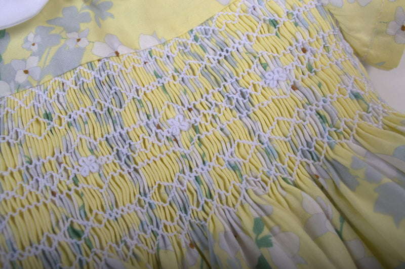 Robe smockée à imprimé jaune et bleu