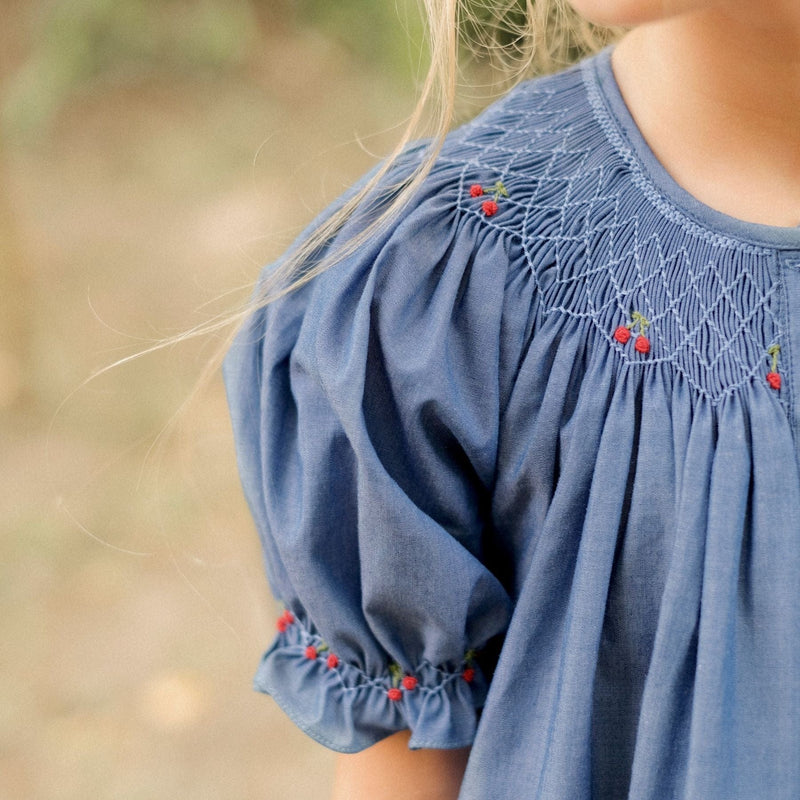 Robe smockée au col et aux manches, ouvert devant, Fil à fil denim