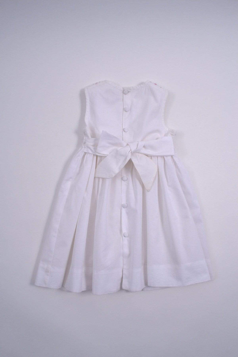 Robe smockée blanche sans manches