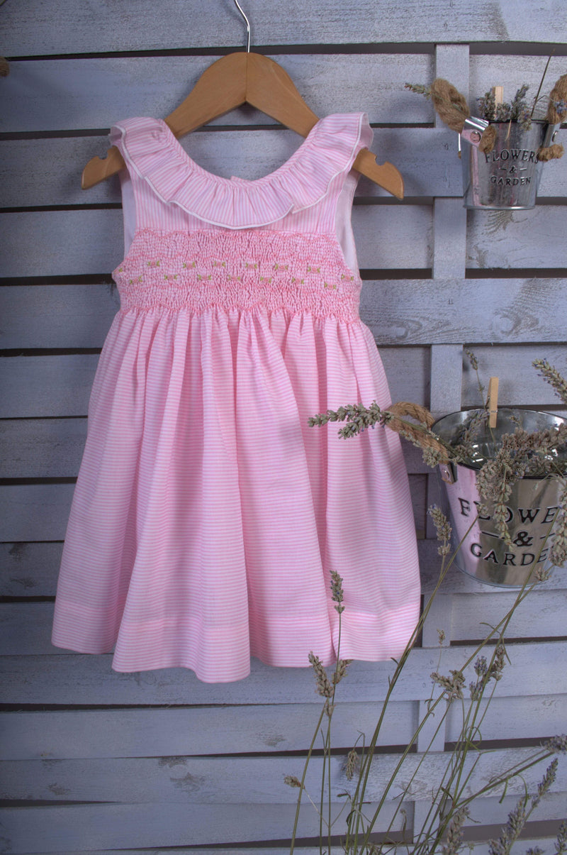 Robe smockée en rayé rose et col volant